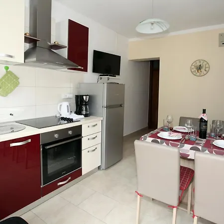 Madona Appartement Pag Town