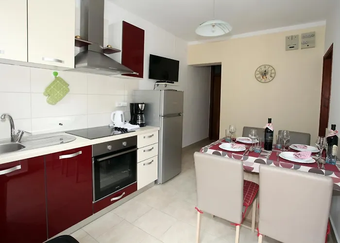 Madona アパート パグ